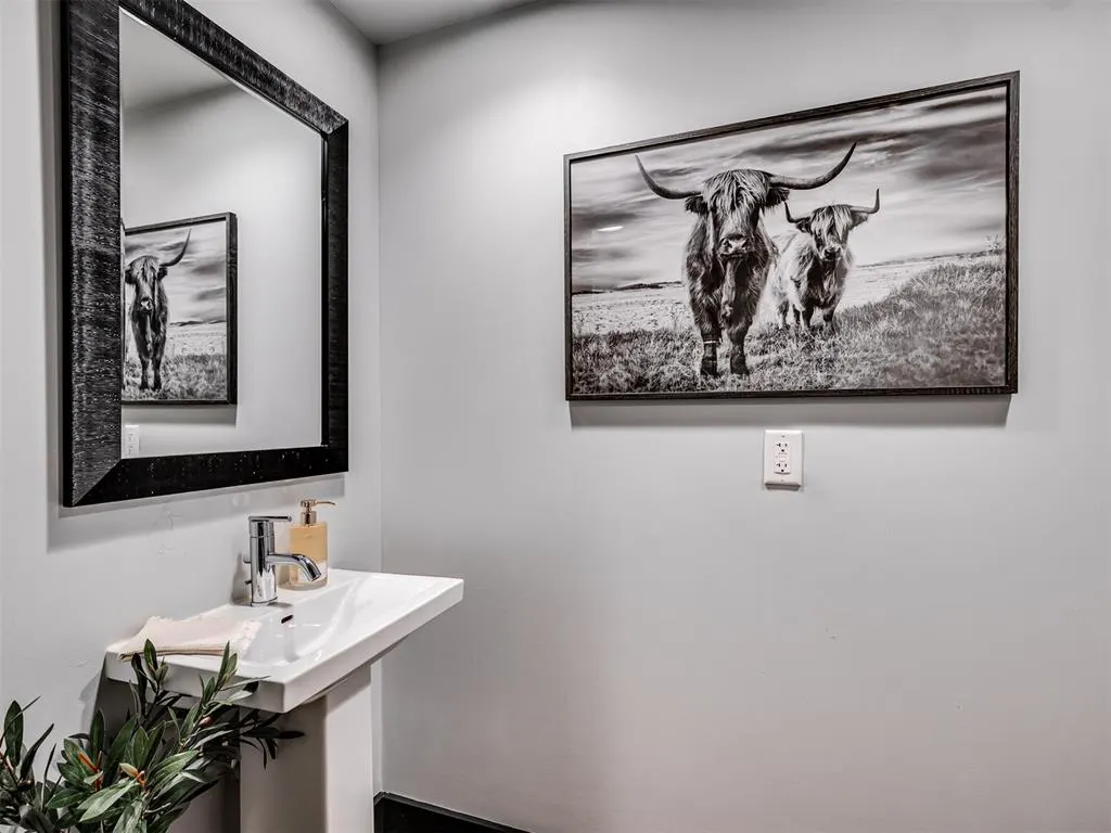 Photo 13 — 301 NE 4th Street 3, Oklahoma City, OK 73104