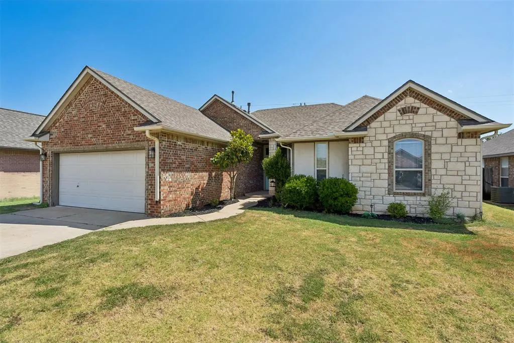 Photo 6 — 16616 Valderama Way, Edmond, OK 73012