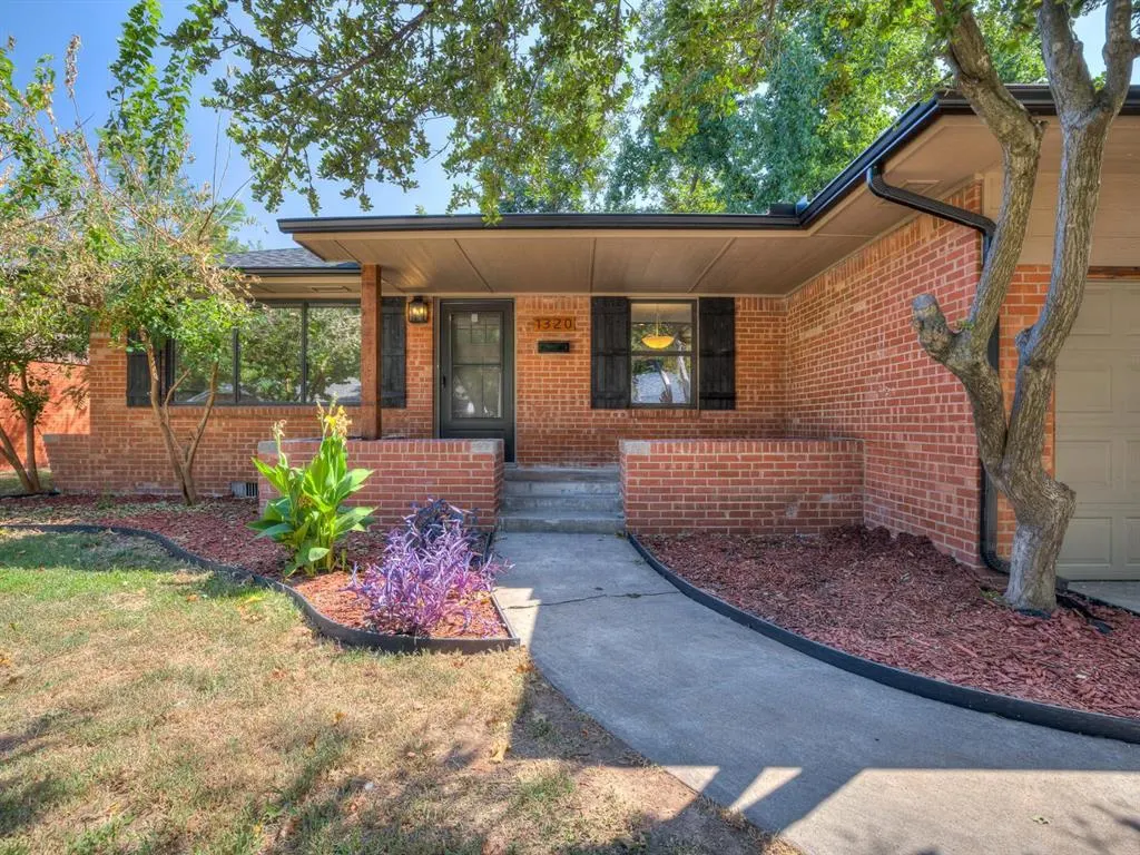 Photo 2 — 1320 Avondale Drive, Norman, OK 73069