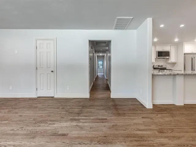 Photo 5 — 1320 Avondale Drive, Norman, OK 73069
