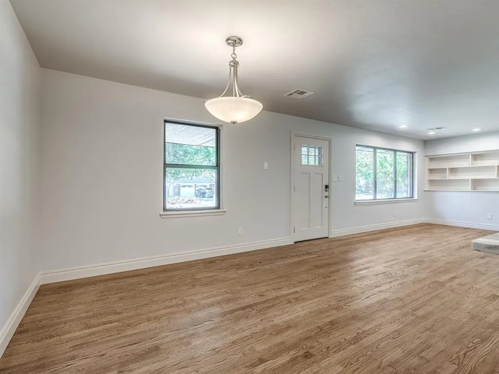 Photo 12 — 1320 Avondale Drive, Norman, OK 73069