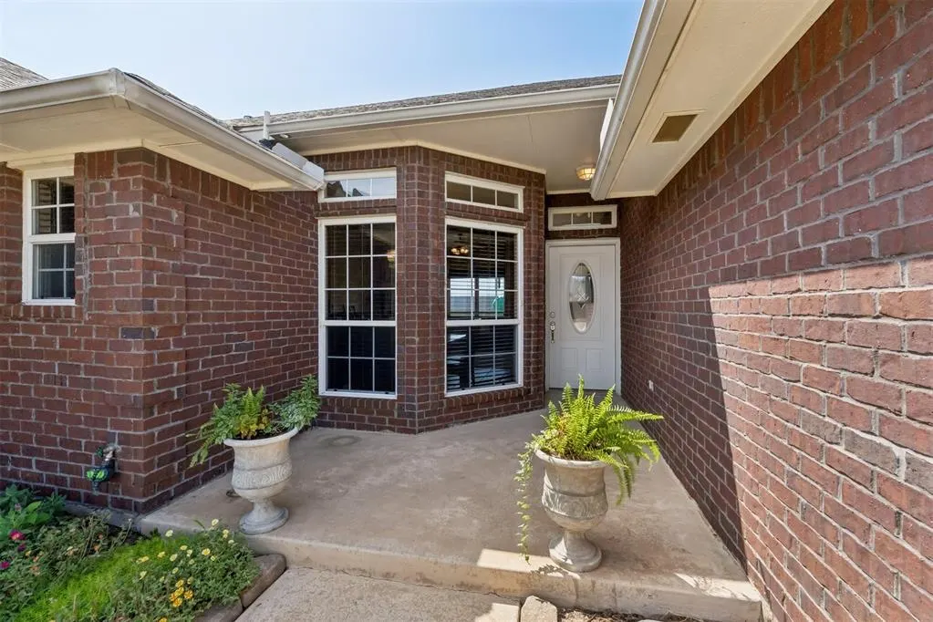 Photo 3 — 800 SW 161st Street, Oklahoma City, OK 73170