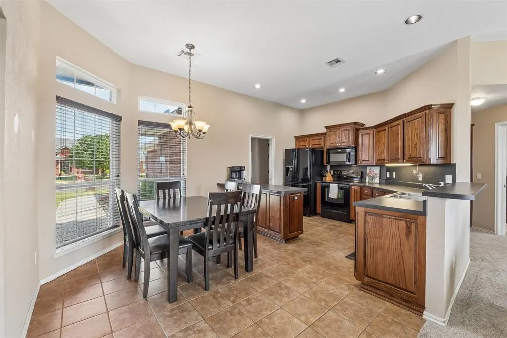 Photo 14 — 800 SW 161st Street, Oklahoma City, OK 73170