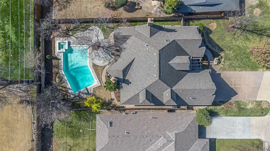 Photo 5 — 1902 Elmhurst Avenue, Nichols Hills, OK 73120