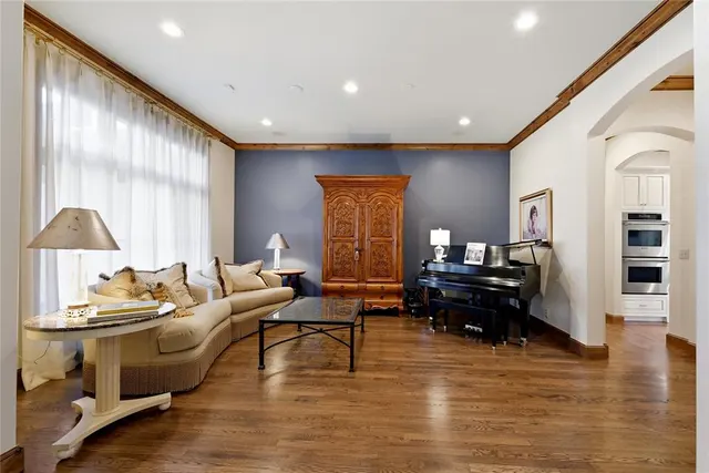 Photo 7 — 1902 Elmhurst Avenue, Nichols Hills, OK 73120