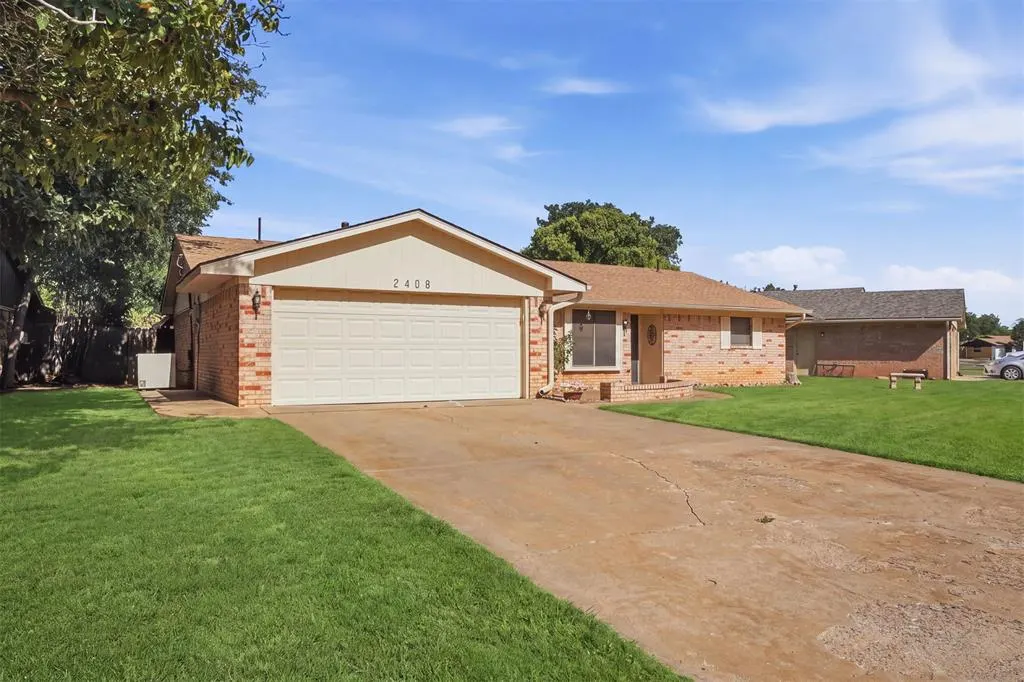 Front exterior — 2408 N Flamingo Lane, Altus, OK 73521