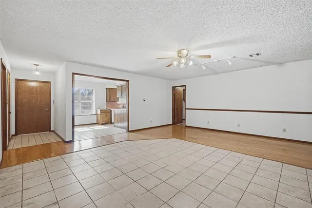 Photo 3 — 2408 N Flamingo Lane, Altus, OK 73521