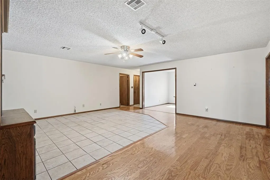 Photo 4 — 2408 N Flamingo Lane, Altus, OK 73521