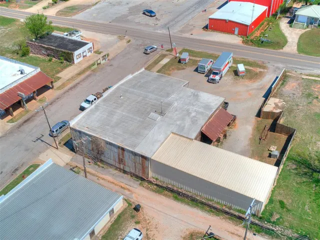 Photo 5 — 114 E 1st Street, Luther, OK 73054