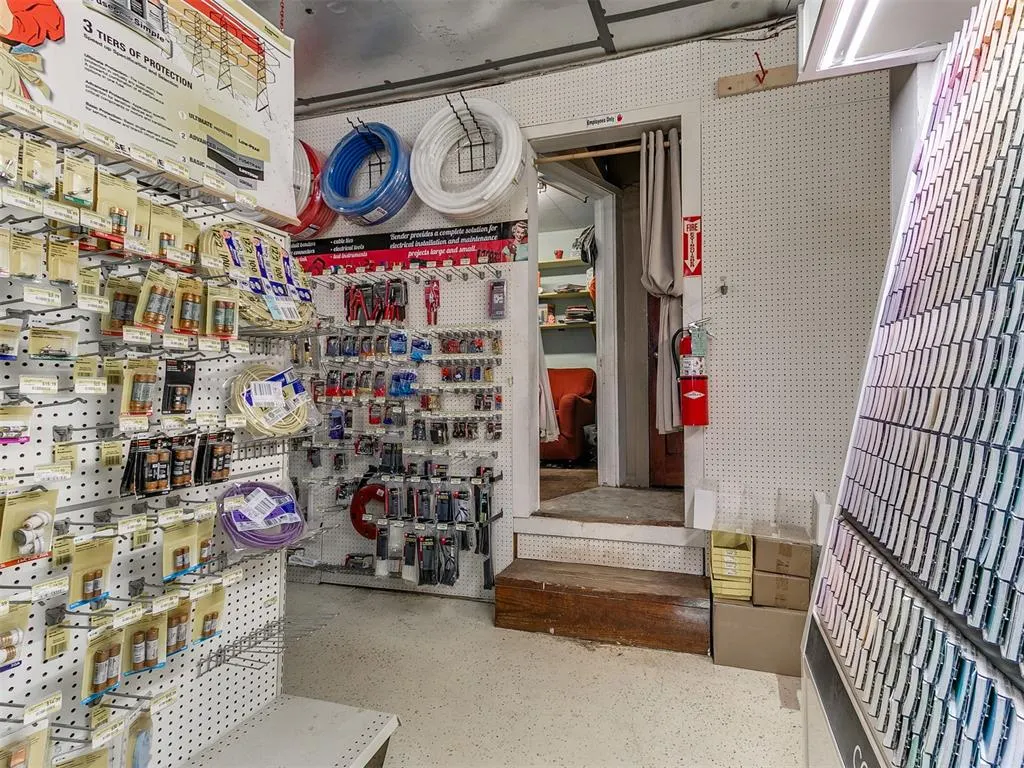Photo 34 — 114 E 1st Street, Luther, OK 73054