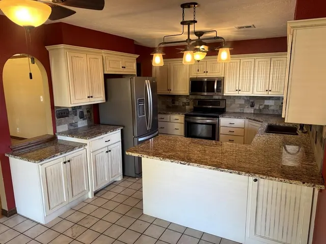 Photo 6 — 209 Cedar Avenue, Elk City, OK 73644