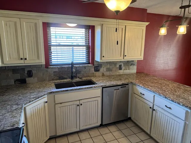 Photo 7 — 209 Cedar Avenue, Elk City, OK 73644