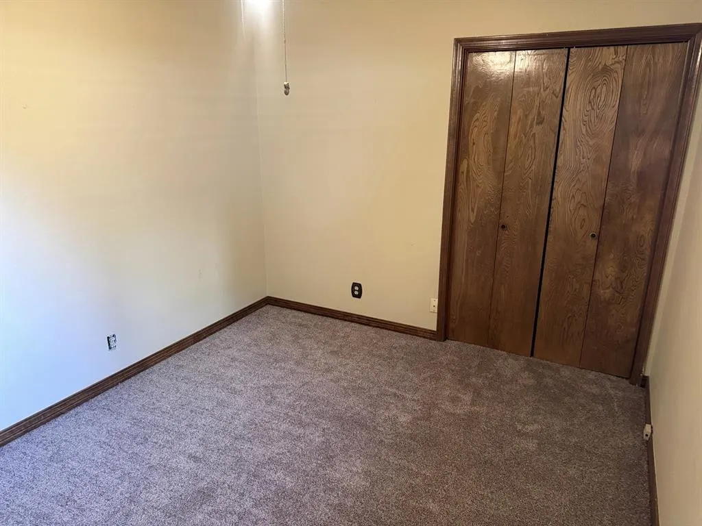 Photo 11 — 209 Cedar Avenue, Elk City, OK 73644