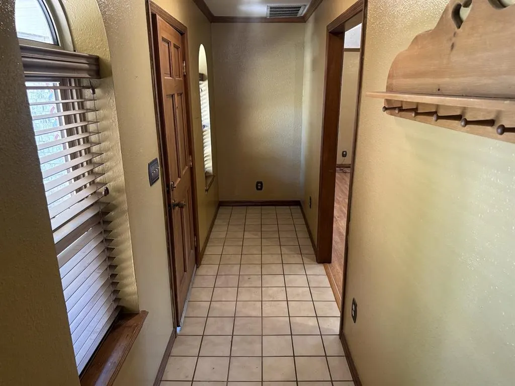 Photo 12 — 209 Cedar Avenue, Elk City, OK 73644