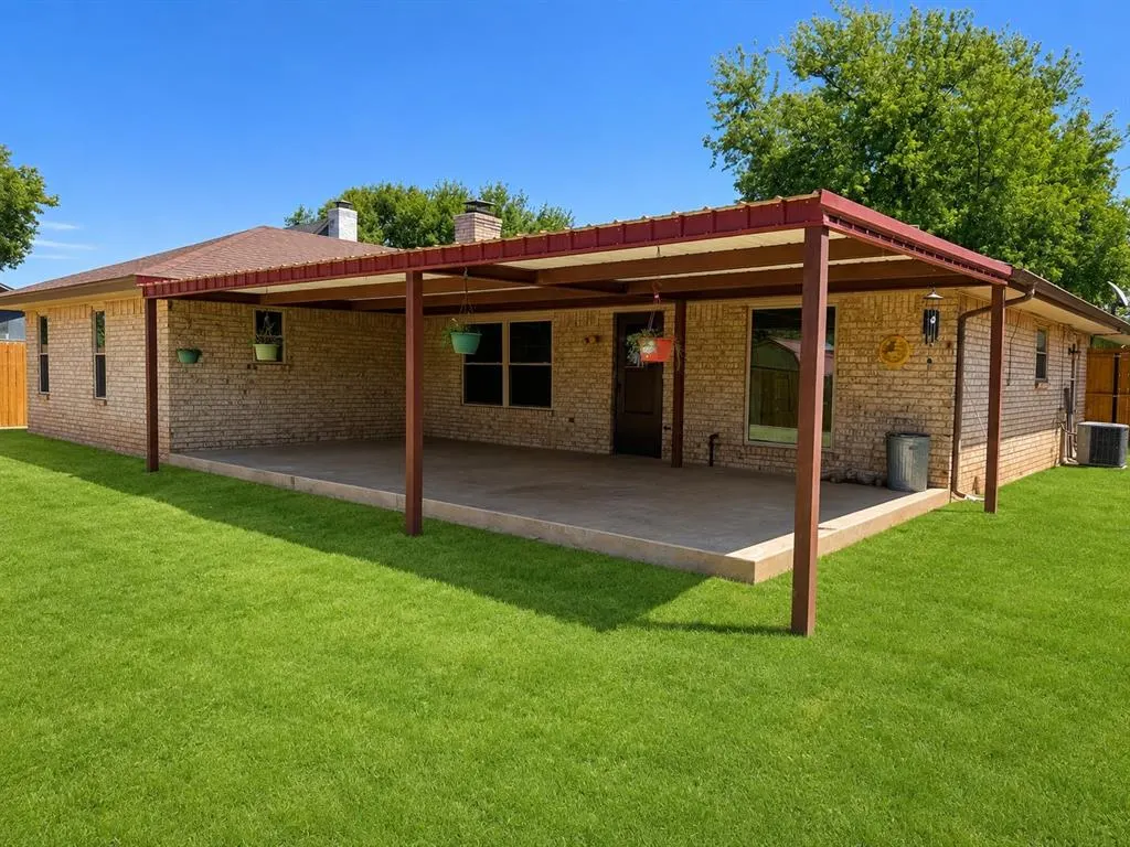 Photo 22 — 209 Cedar Avenue, Elk City, OK 73644