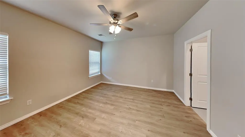 Photo 8 — 6916 Labelle Drive, Warr Acres, OK 73132