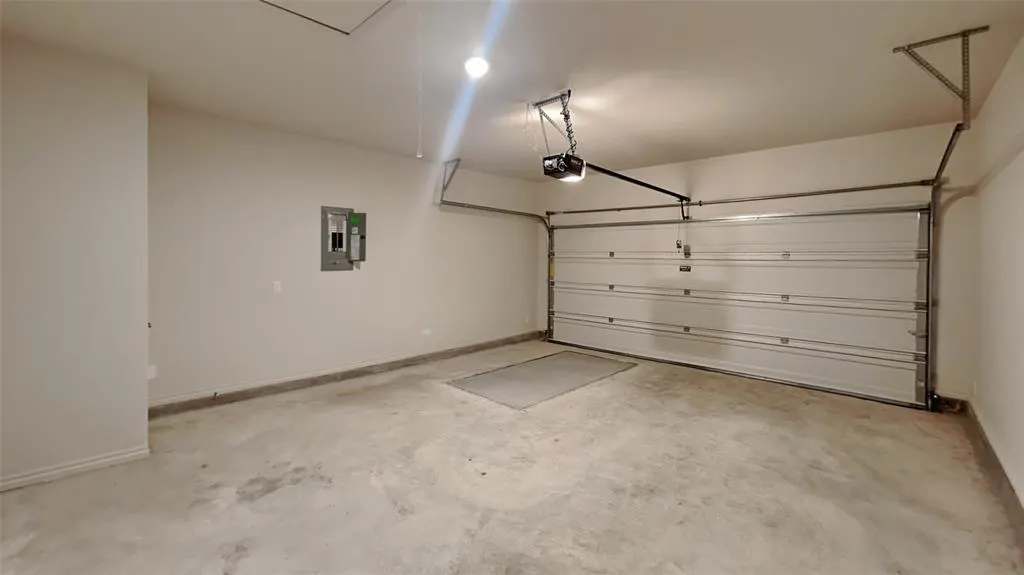 Photo 14 — 6916 Labelle Drive, Warr Acres, OK 73132