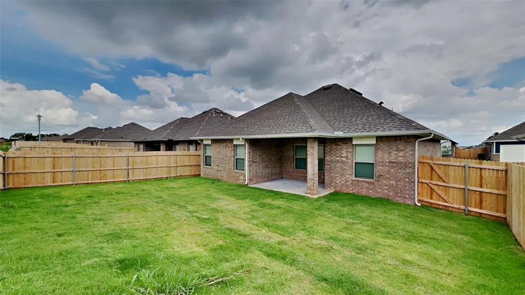 Photo 15 — 6916 Labelle Drive, Warr Acres, OK 73132