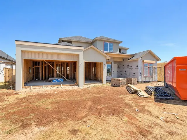 Photo 2 — 15428 Capri Lane, Edmond, OK 73013