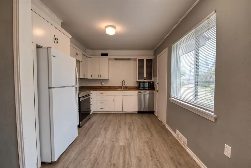Photo 4 — 3021 NW 67th Street, Oklahoma City, OK 73116