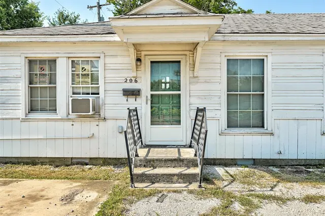 Photo 6 — 204 E Lindsey Street 204, 206, Norman, OK 73069