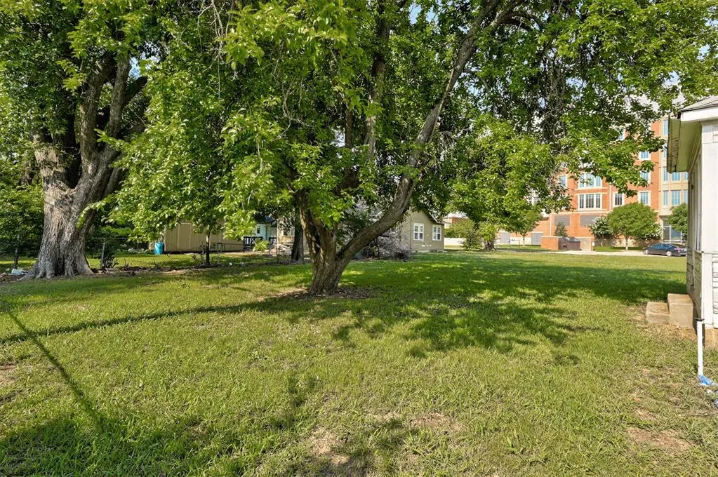 Photo 8 — 204 E Lindsey Street 204, 206, Norman, OK 73069