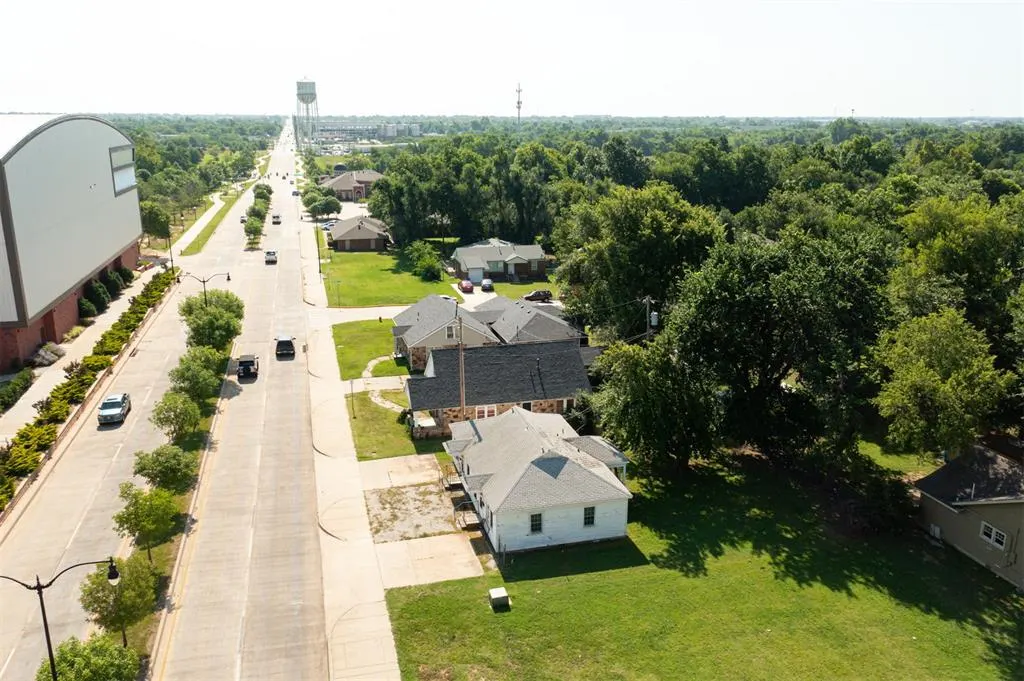 Photo 21 — 204 E Lindsey Street 204, 206, Norman, OK 73069