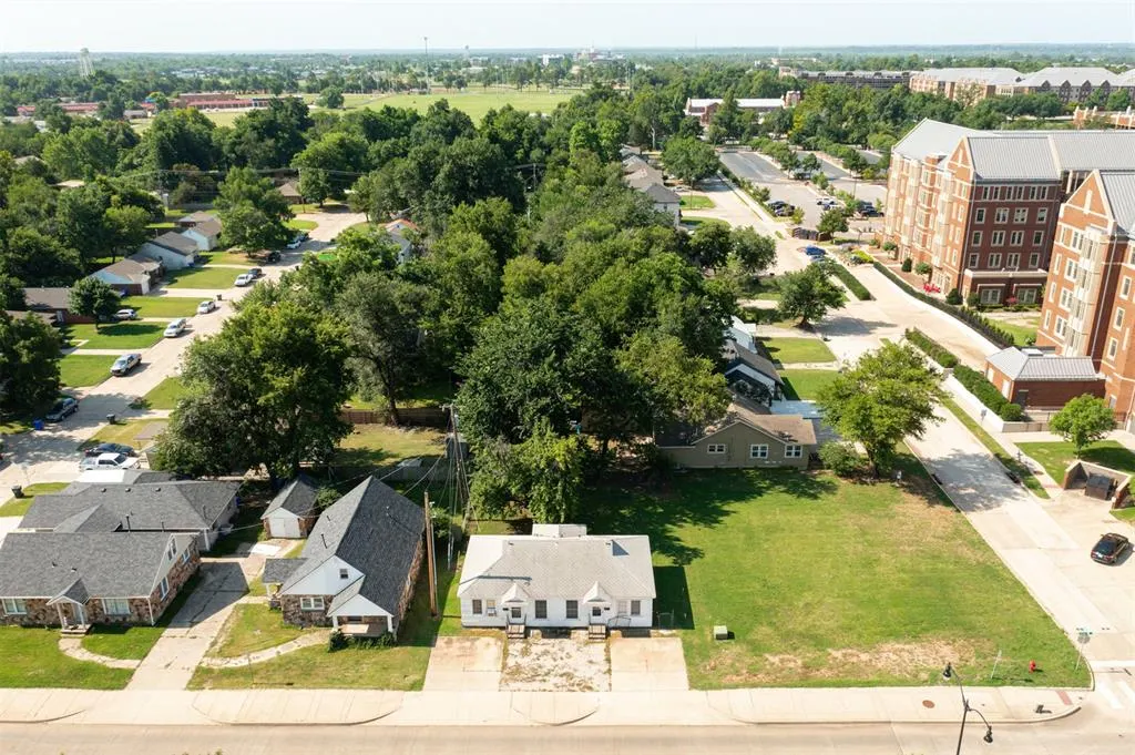 Photo 23 — 204 E Lindsey Street 204, 206, Norman, OK 73069