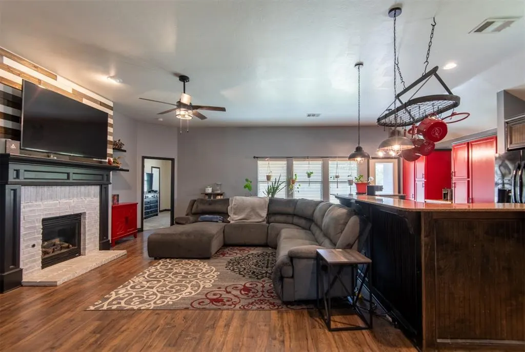 Photo 2 — 501 Parsons Drive, Yukon, OK 73099