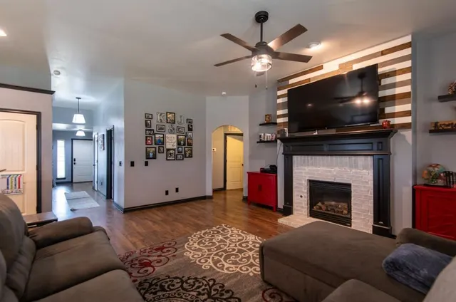 Photo 5 — 501 Parsons Drive, Yukon, OK 73099