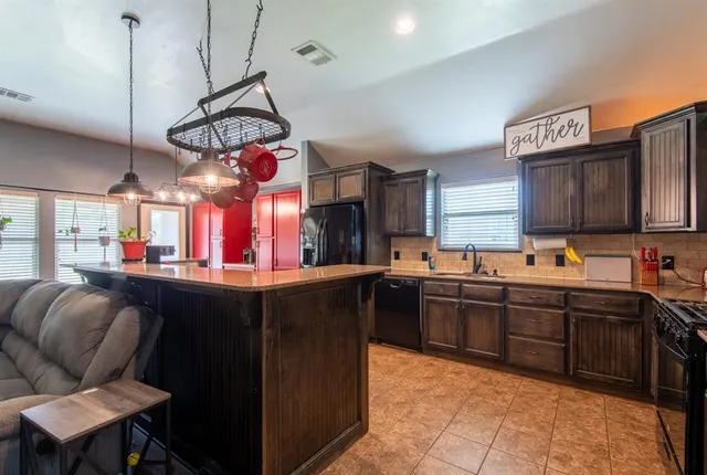 Photo 6 — 501 Parsons Drive, Yukon, OK 73099