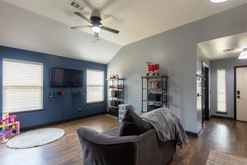 Photo 18 — 501 Parsons Drive, Yukon, OK 73099