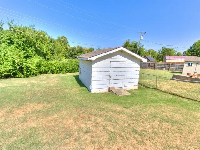 Photo 5 — 124 N Ranchwood Boulevard, Yukon, OK 73099