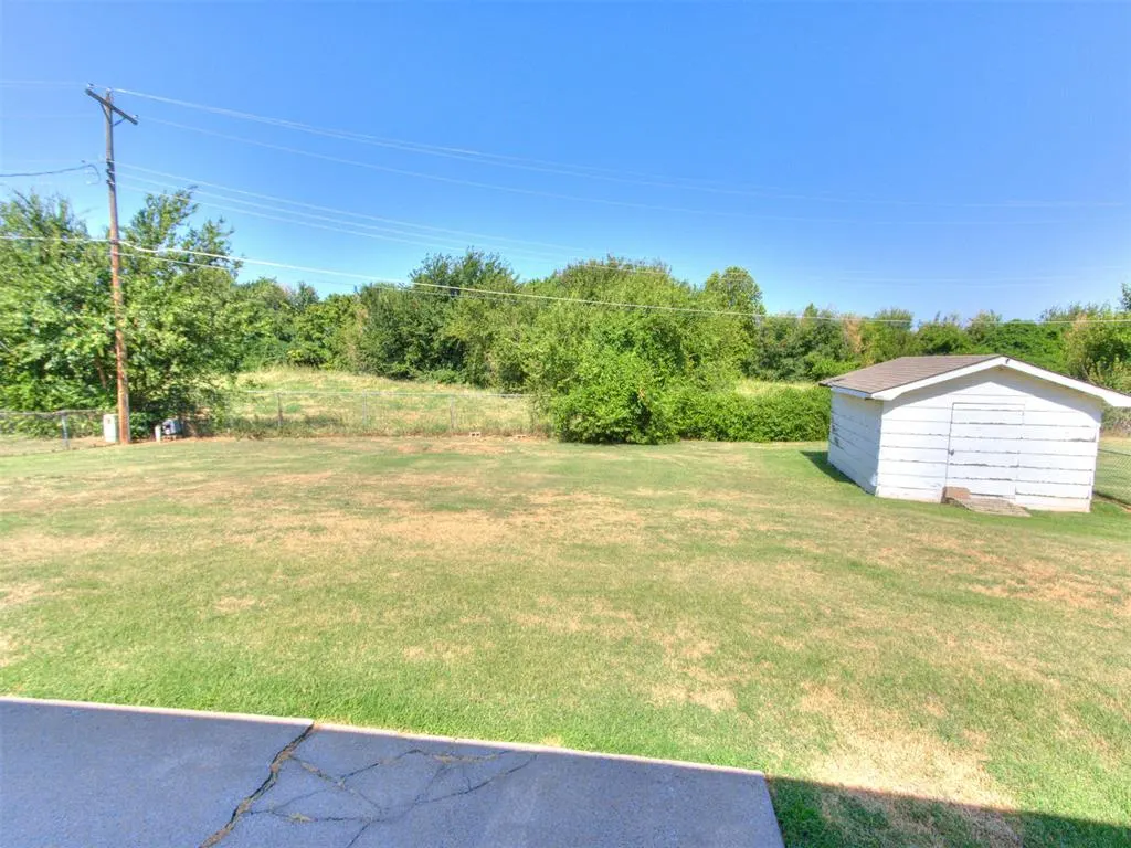 Photo 6 — 124 N Ranchwood Boulevard, Yukon, OK 73099