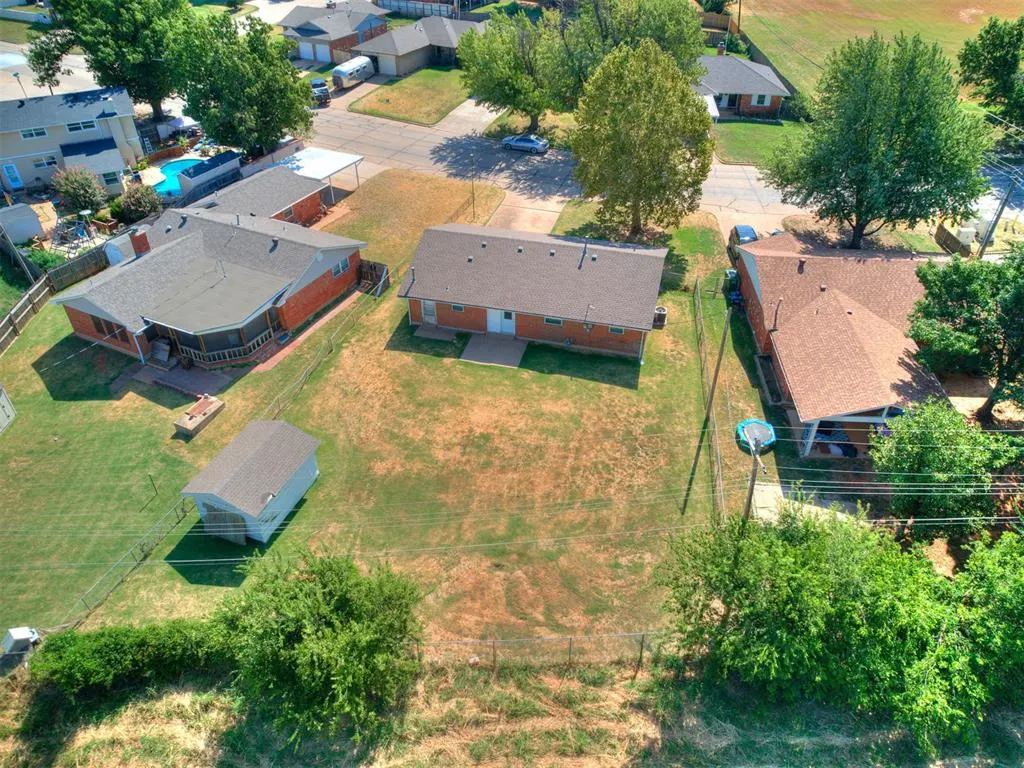 Photo 9 — 124 N Ranchwood Boulevard, Yukon, OK 73099
