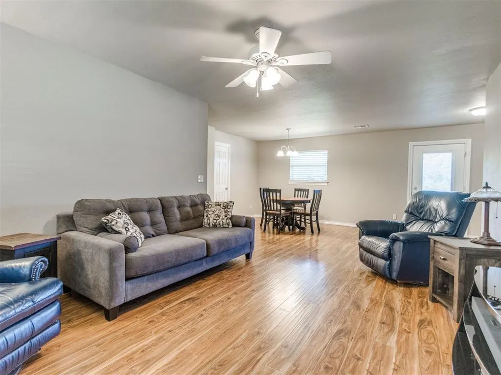 Photo 13 — 124 N Ranchwood Boulevard, Yukon, OK 73099