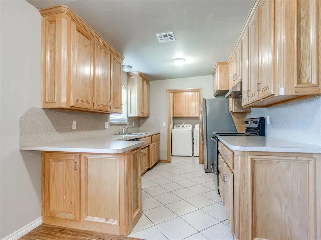 Photo 18 — 124 N Ranchwood Boulevard, Yukon, OK 73099