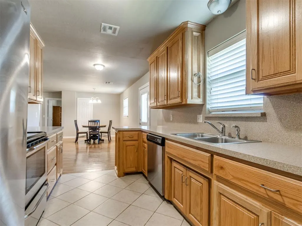 Photo 22 — 124 N Ranchwood Boulevard, Yukon, OK 73099