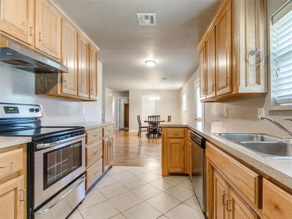 Photo 23 — 124 N Ranchwood Boulevard, Yukon, OK 73099