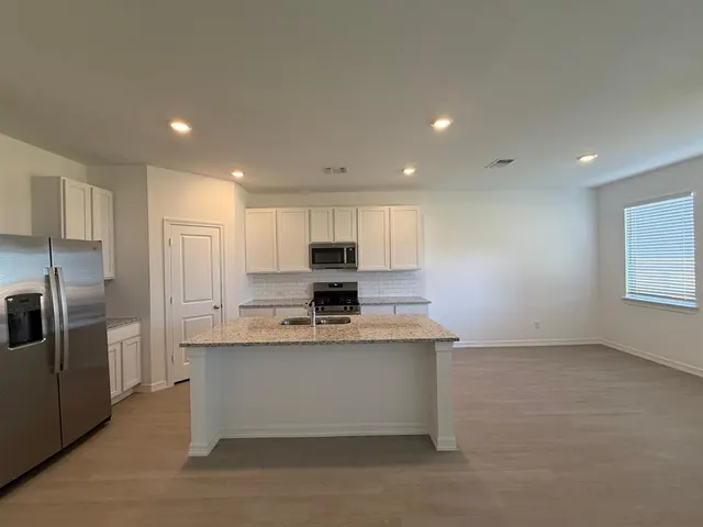 Photo 5 — 9241 SW 18th Street, Oklahoma City, OK 73128