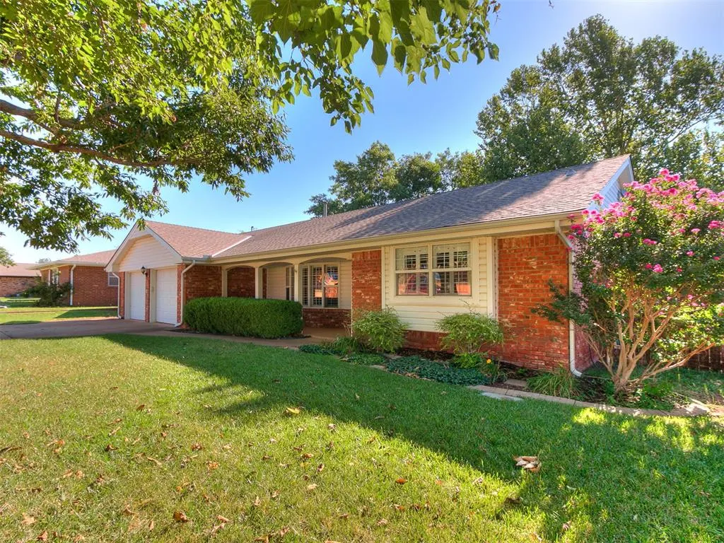 Photo 3 — 1413 S Oak Street, Kingfisher, OK 73750