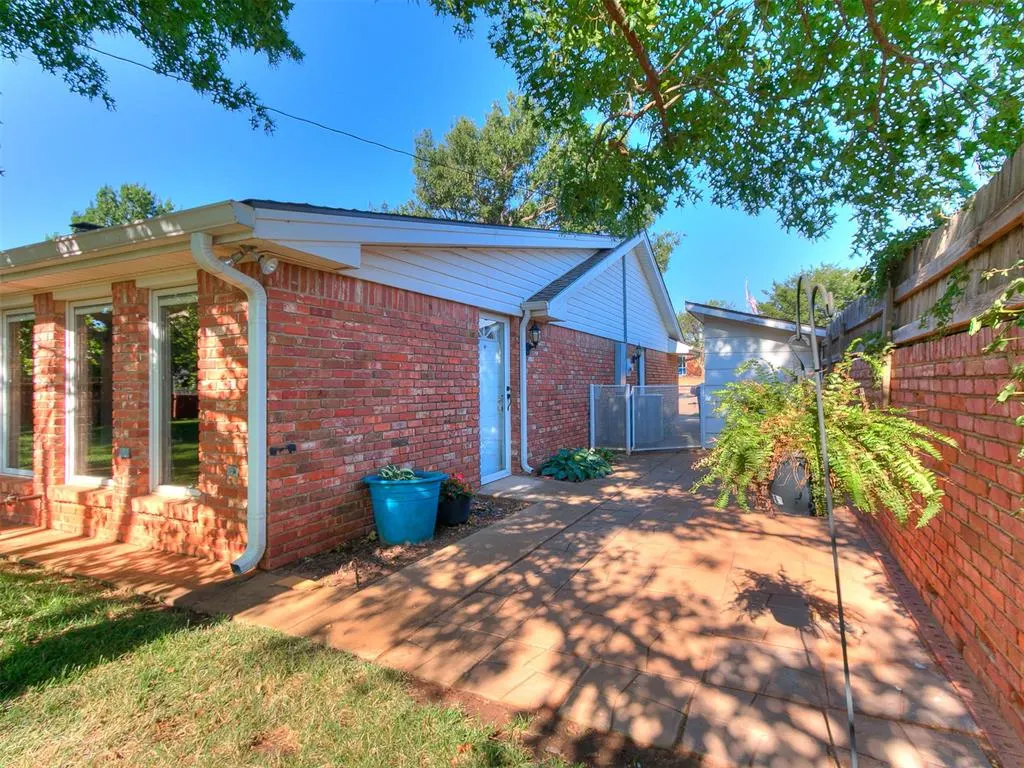 Photo 7 — 1413 S Oak Street, Kingfisher, OK 73750