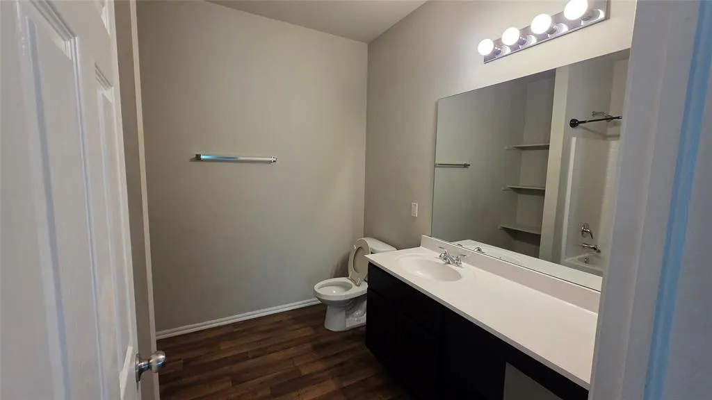 Photo 4 — 10012 Wimbledon Court, Oklahoma City, OK 73120
