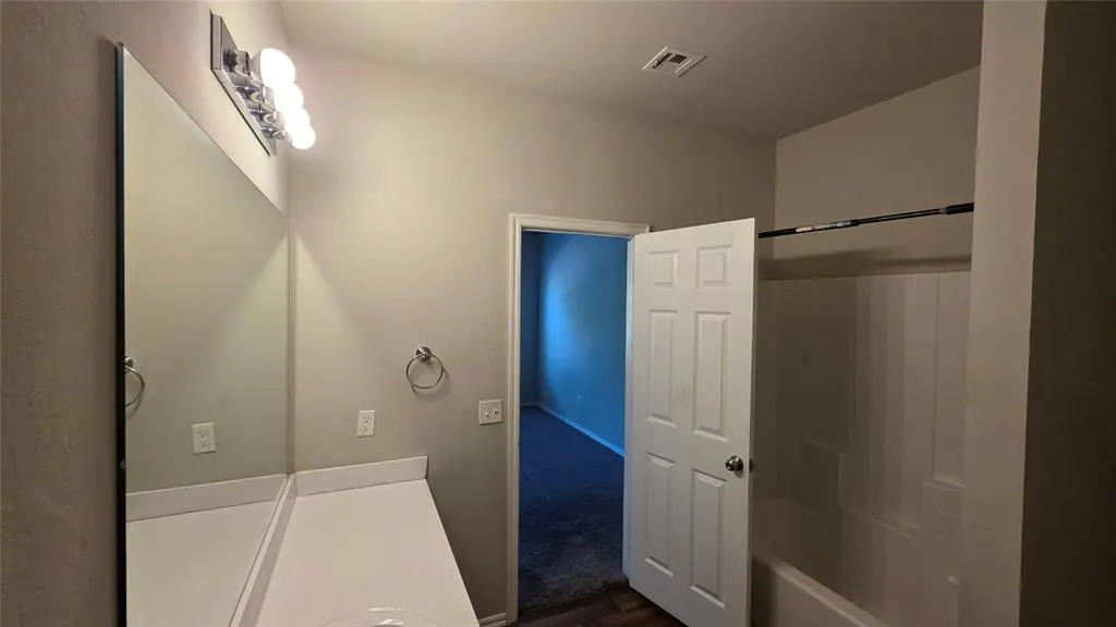 Photo 8 — 10012 Wimbledon Court, Oklahoma City, OK 73120