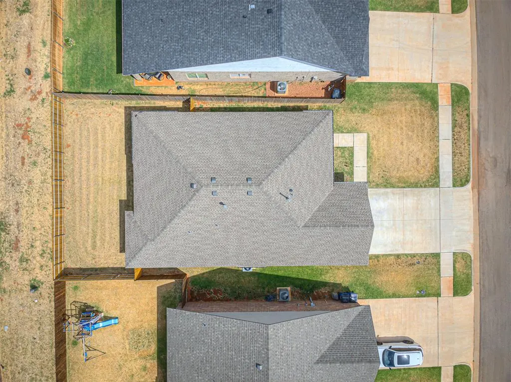 Photo 3 — 1212 La Vista Lane, Kingfisher, OK 73750