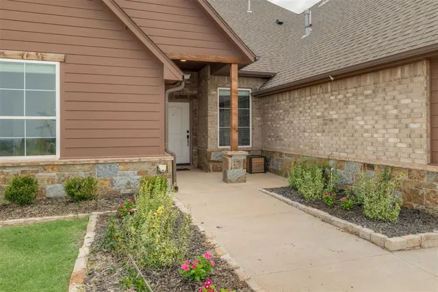Photo 3 — 3904 Wedgewood Creek Drive, Oklahoma City, OK 73179