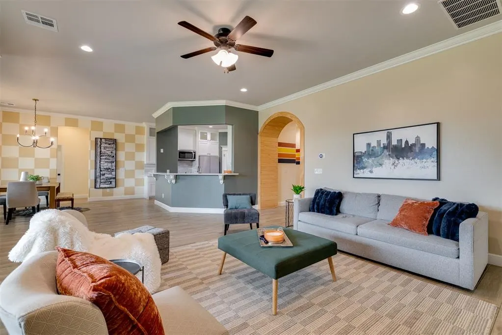 Photo 11 — 3904 Wedgewood Creek Drive, Oklahoma City, OK 73179