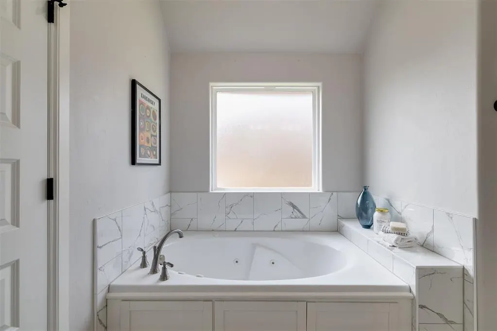 Photo 28 — 3904 Wedgewood Creek Drive, Oklahoma City, OK 73179