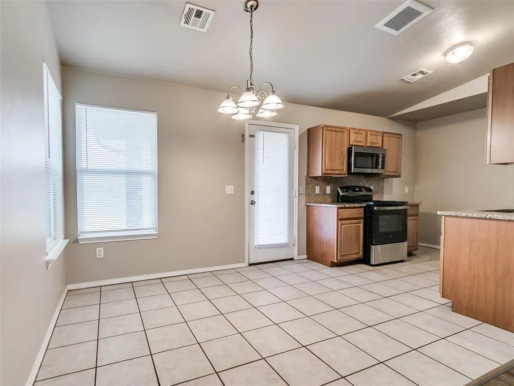 Photo 14 — 2601 Fennel Road, Oklahoma City, OK 73128