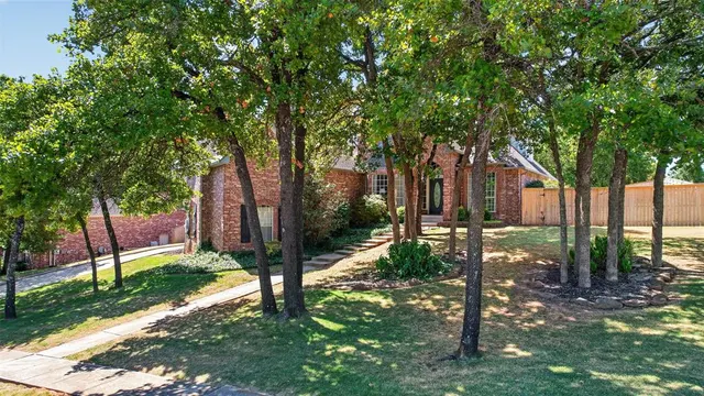 Photo 2 — 2280 Bay Hill Place, Edmond, OK 73034